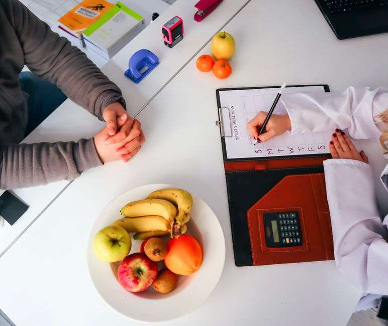 Kas nori greitai numesti svorio, gali sekti šį 3 dienų mitybos planą ir prarasti iki 5 kg. Tai yra radikalus 3 dienų mitybos planas, kurio gali laikytis tik esant būtinybei ir tik per šias tris dienas. Be to, svarbu visada valgyti kas 3 valandas ir gerti 2 litrus vandens per parą tarp valgių.